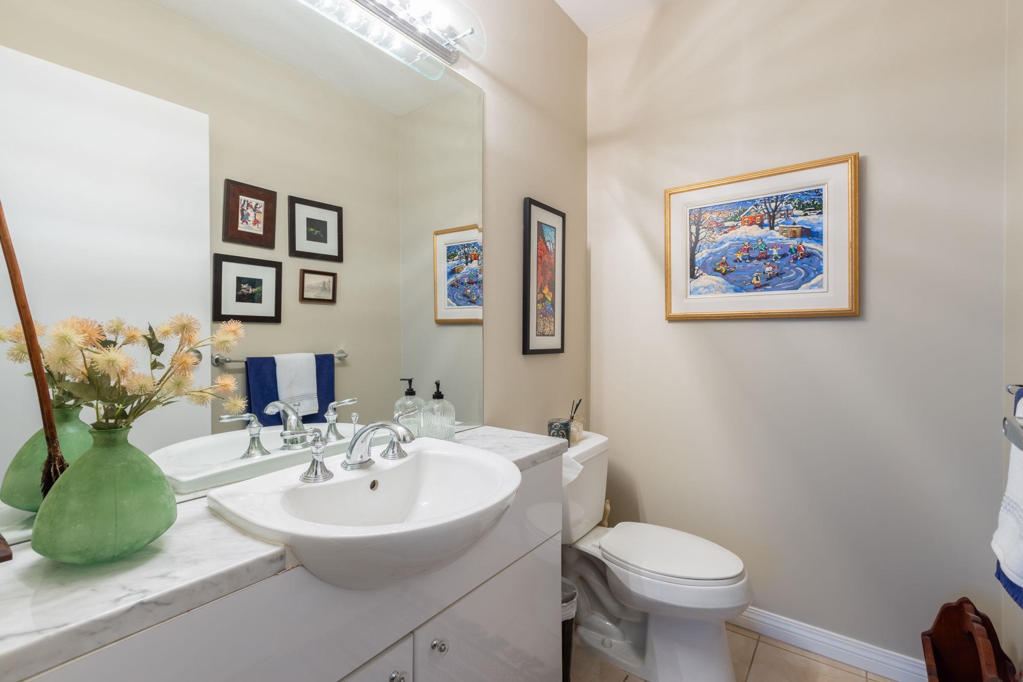 Listing image of PH2301 188 E ESPLANADE AVENUE