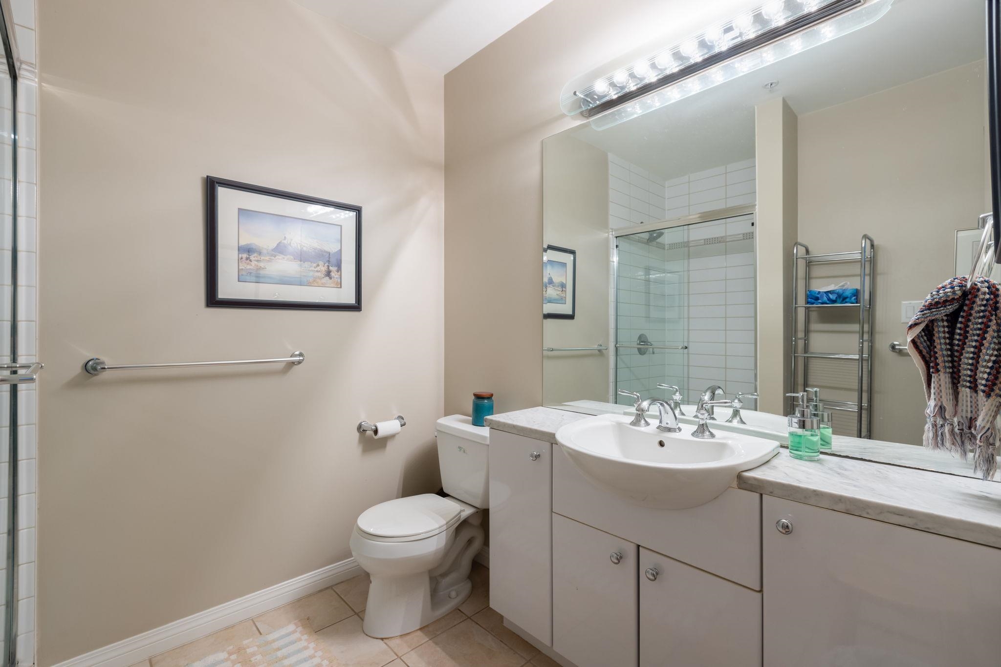 Listing image of PH2301 188 E ESPLANADE AVENUE