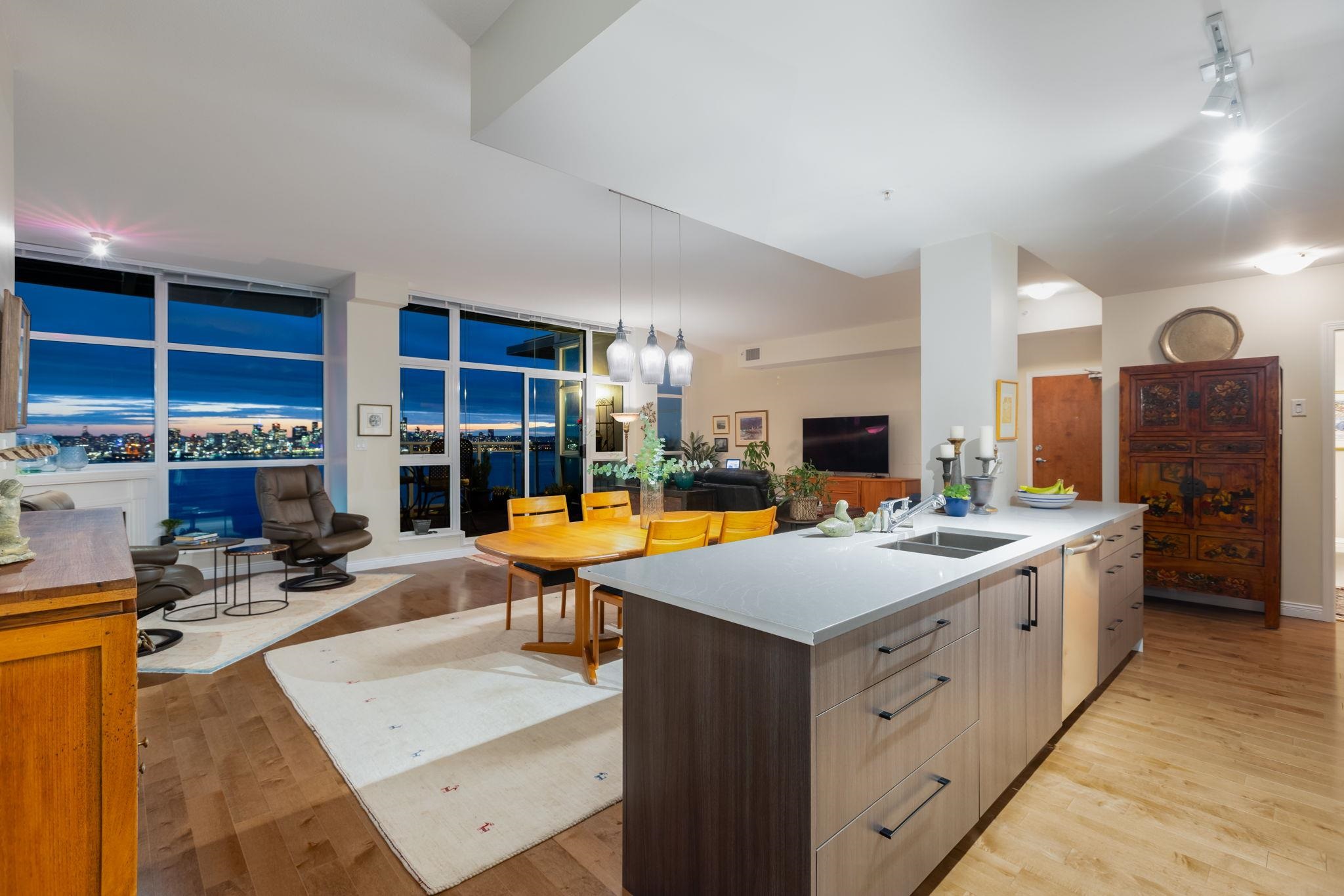 Listing image of PH2301 188 E ESPLANADE AVENUE
