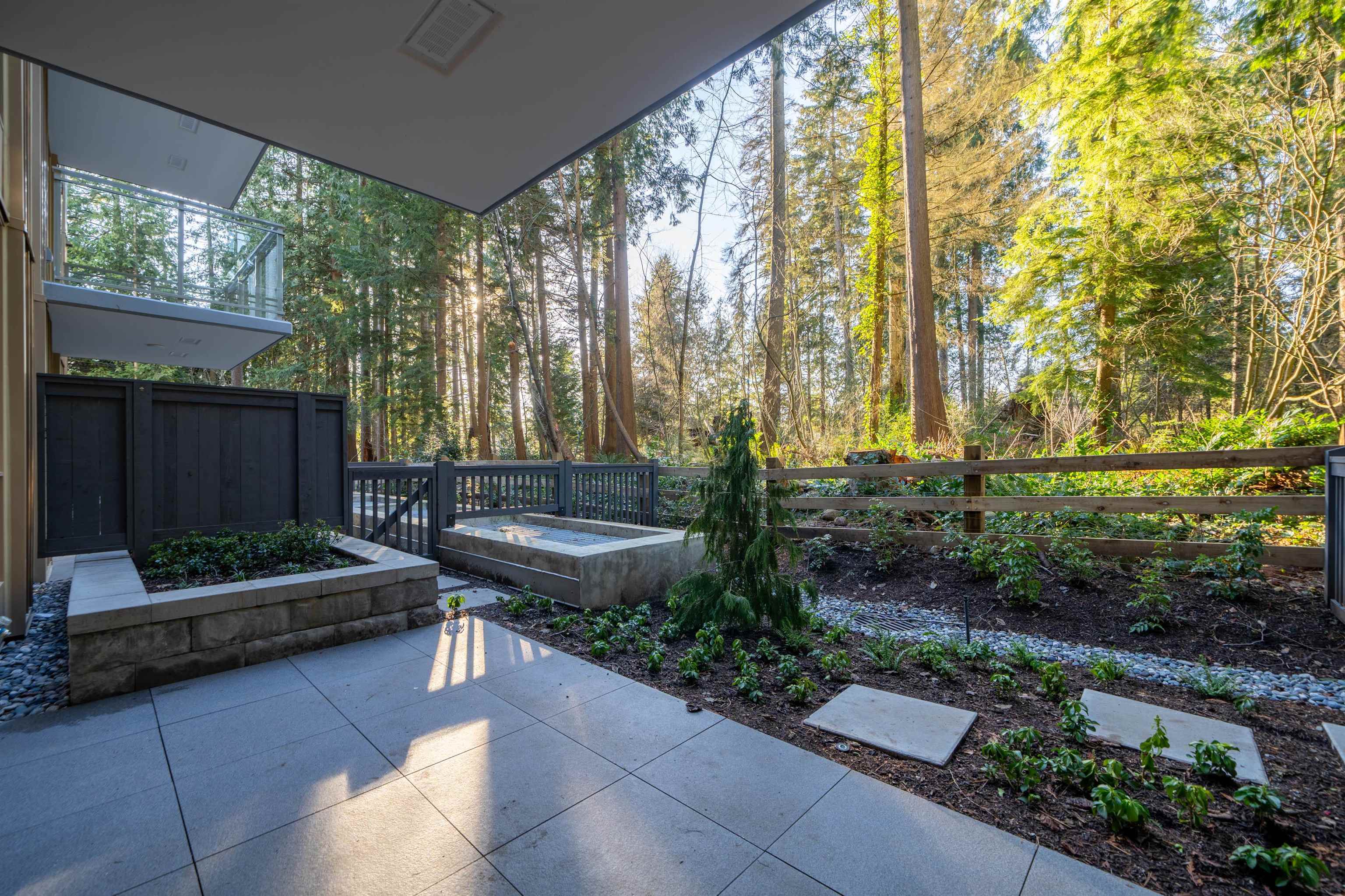Listing image of 102 2325 EMERY COURT