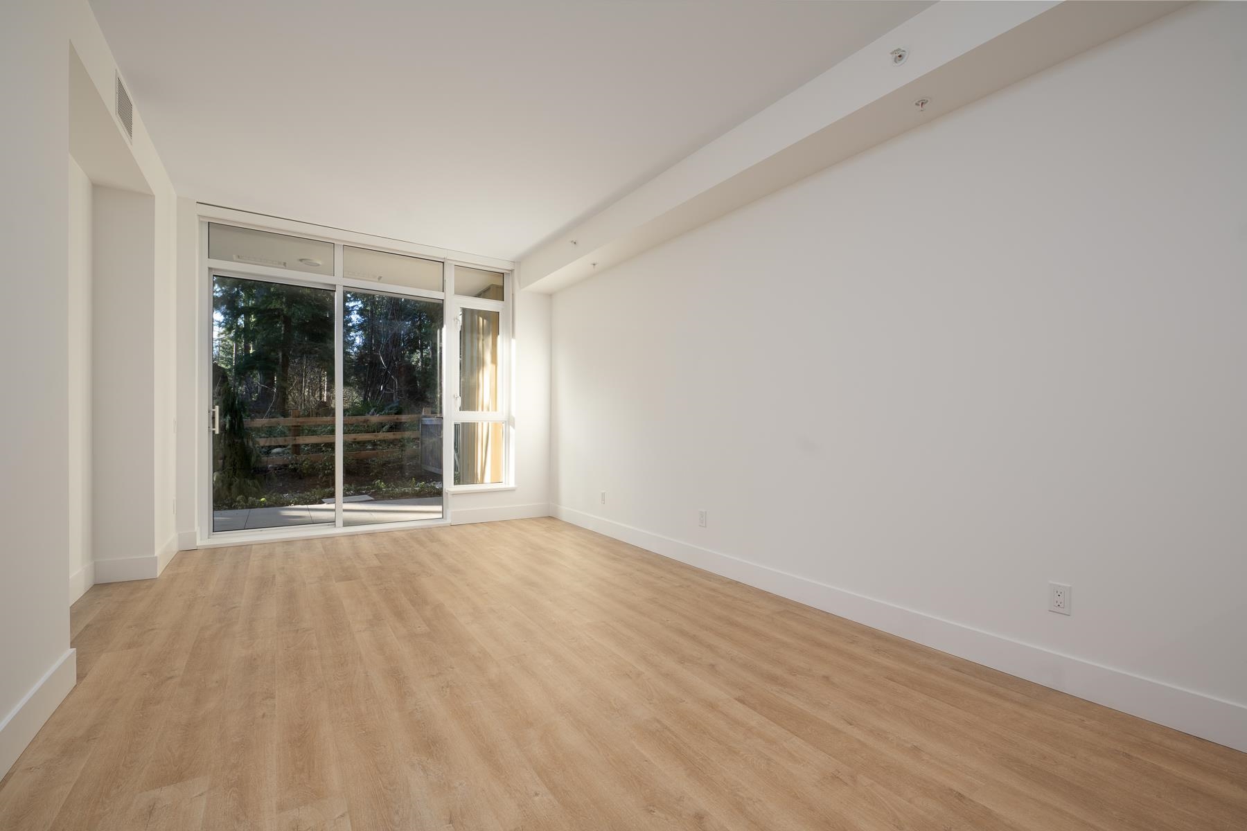 Listing image of 102 2325 EMERY COURT