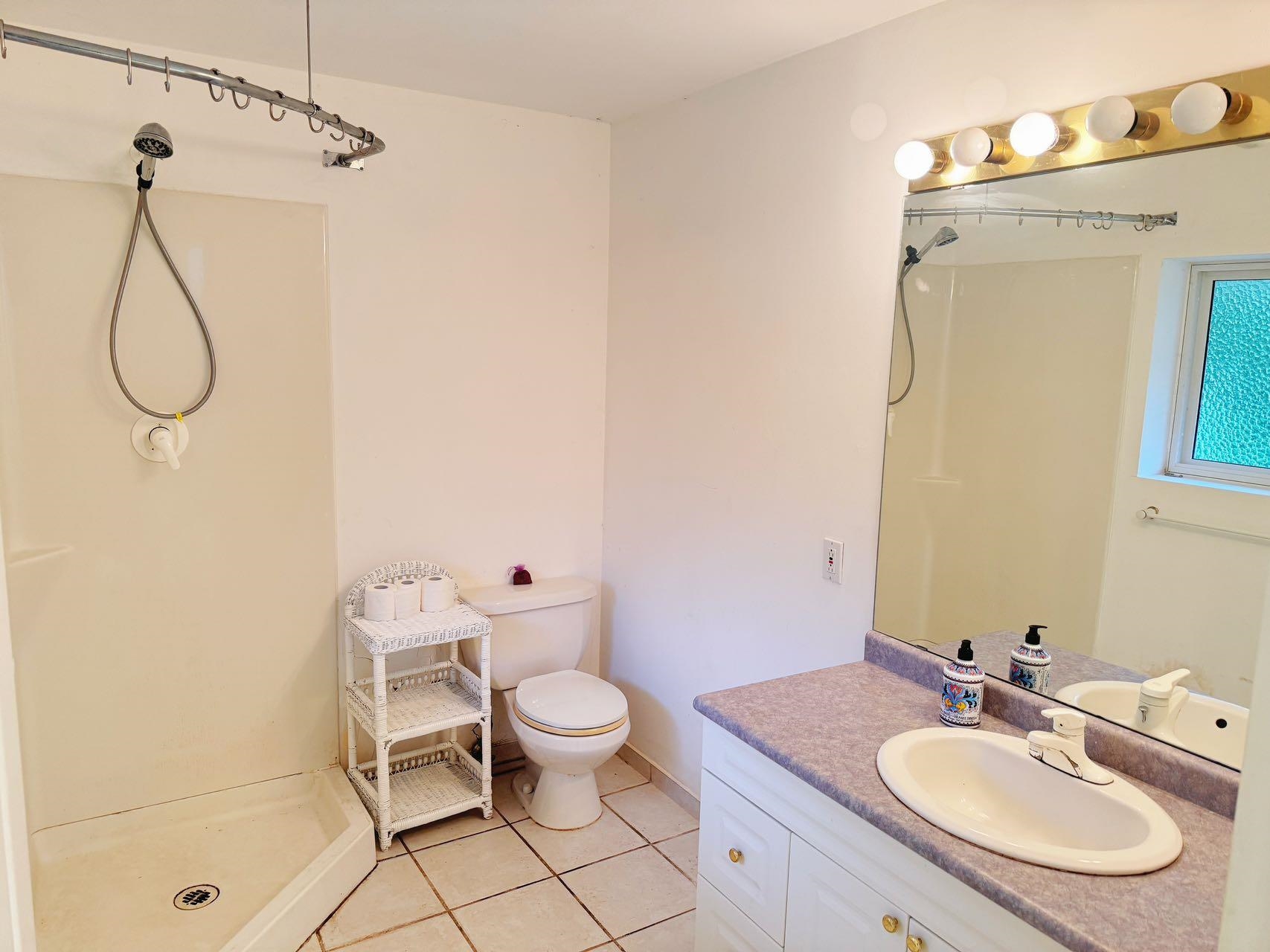 Listing image of 290 W BALMORAL ROAD