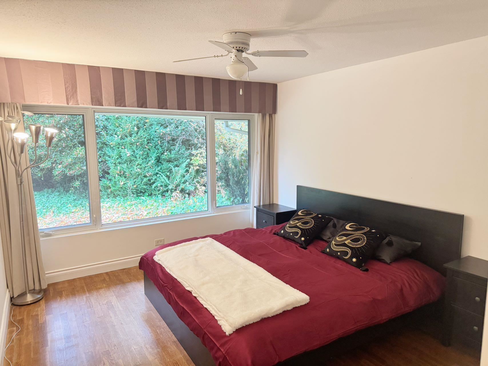 Listing image of 290 W BALMORAL ROAD
