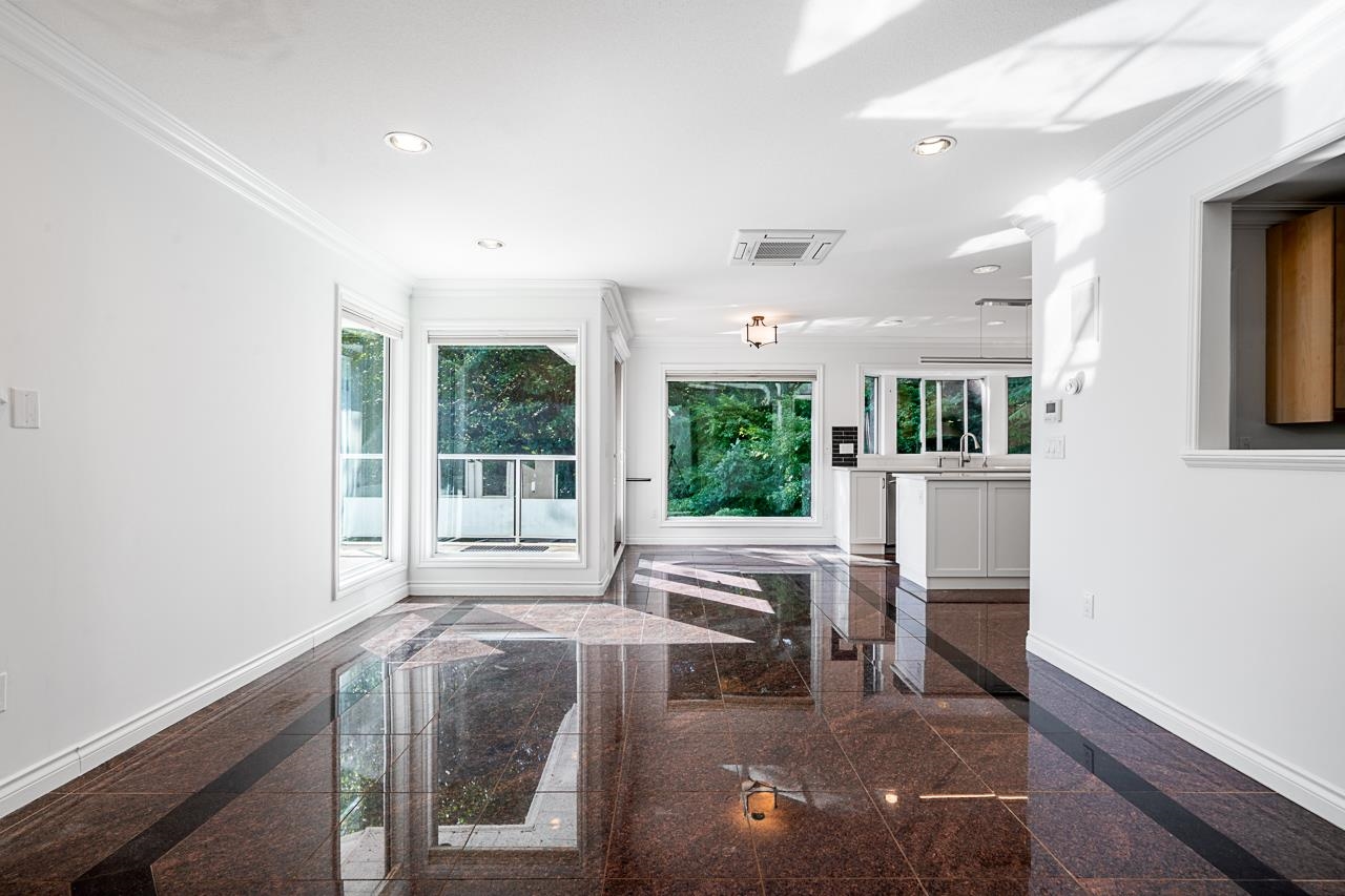 Listing image of 4275 ST. PAULS AVENUE