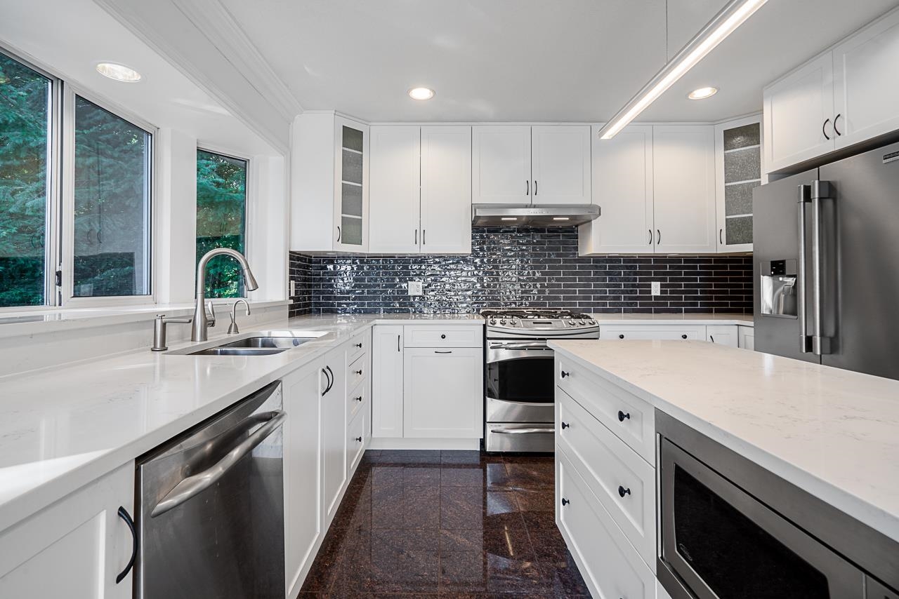 Listing image of 4275 ST. PAULS AVENUE