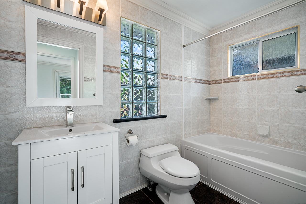 Listing image of 4275 ST. PAULS AVENUE