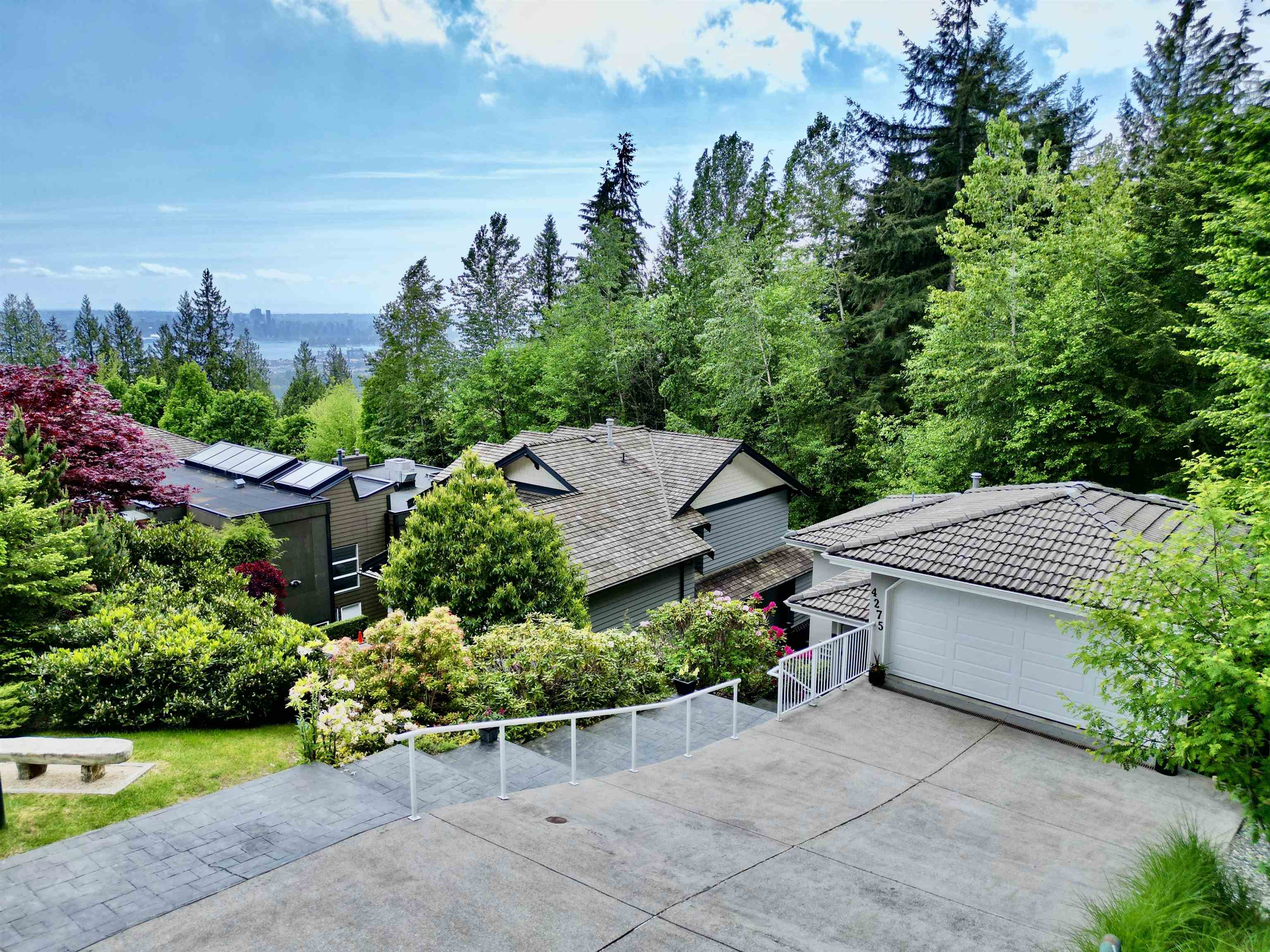 Listing image of 4275 ST. PAULS AVENUE