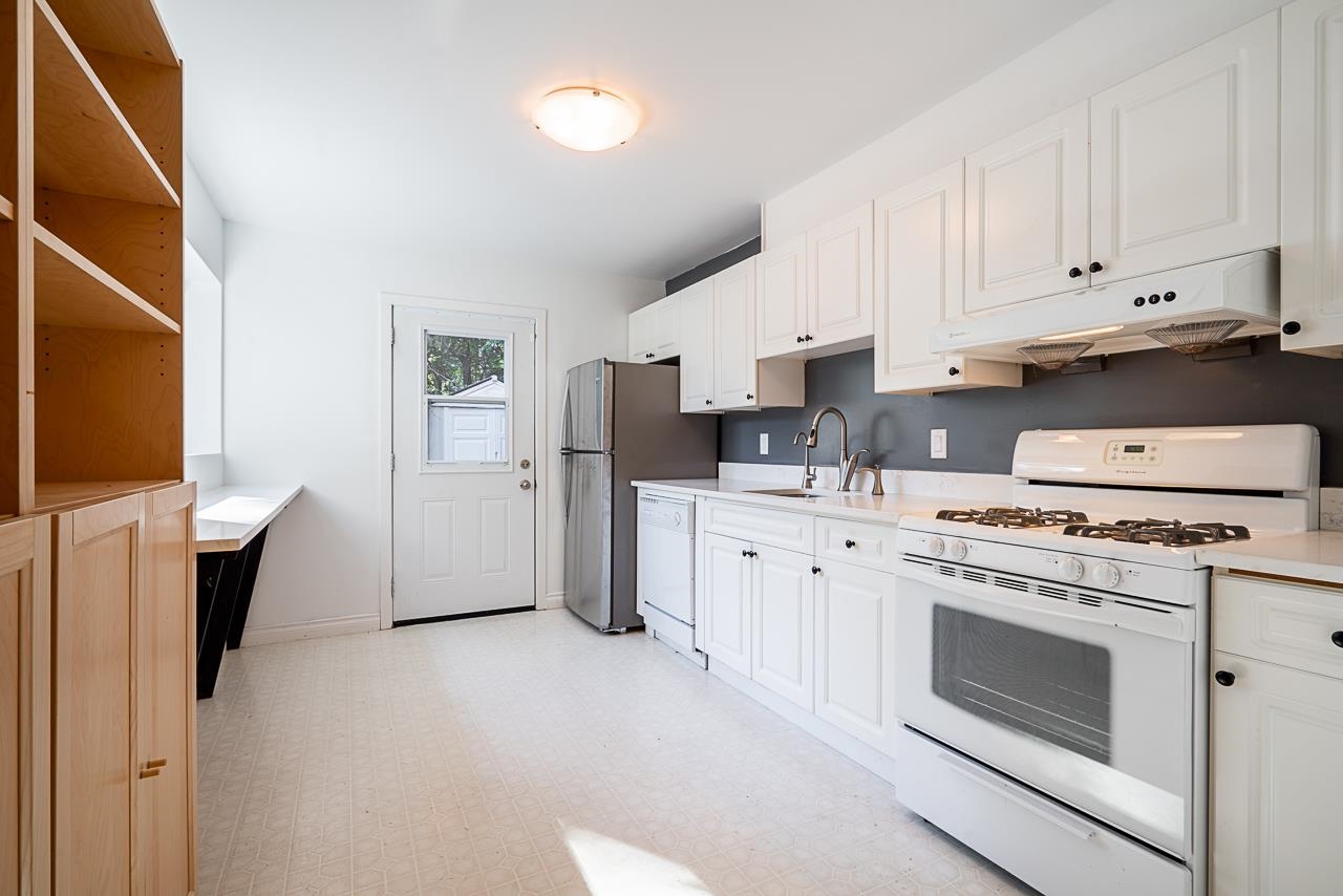 Listing image of 4275 ST. PAULS AVENUE