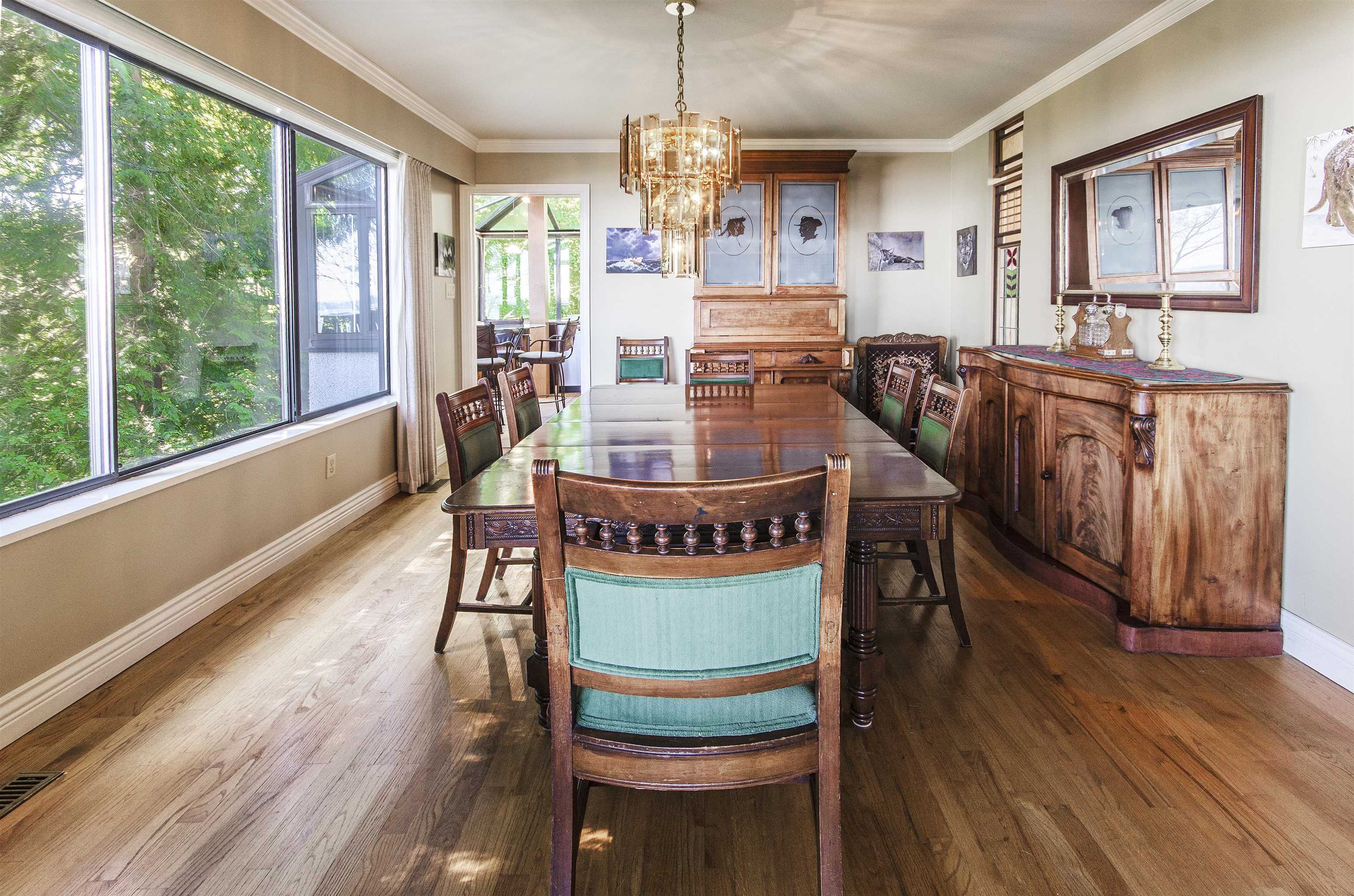 Listing image of 2440 QUEENS AVENUE