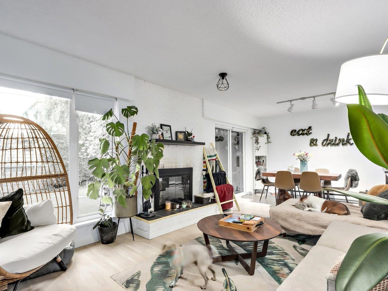 Listing image of 1562 BOND STREET