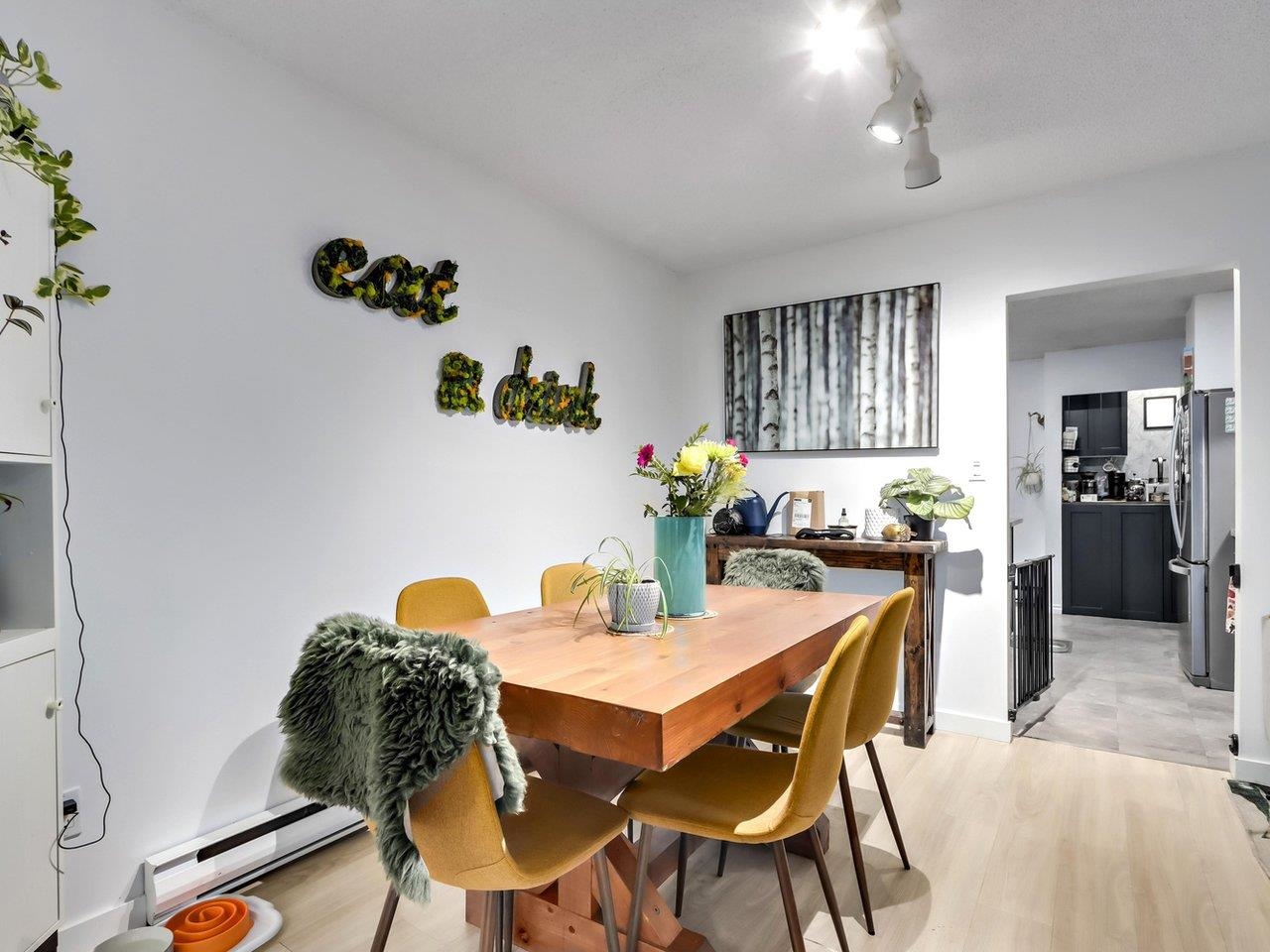 Listing image of 1562 BOND STREET