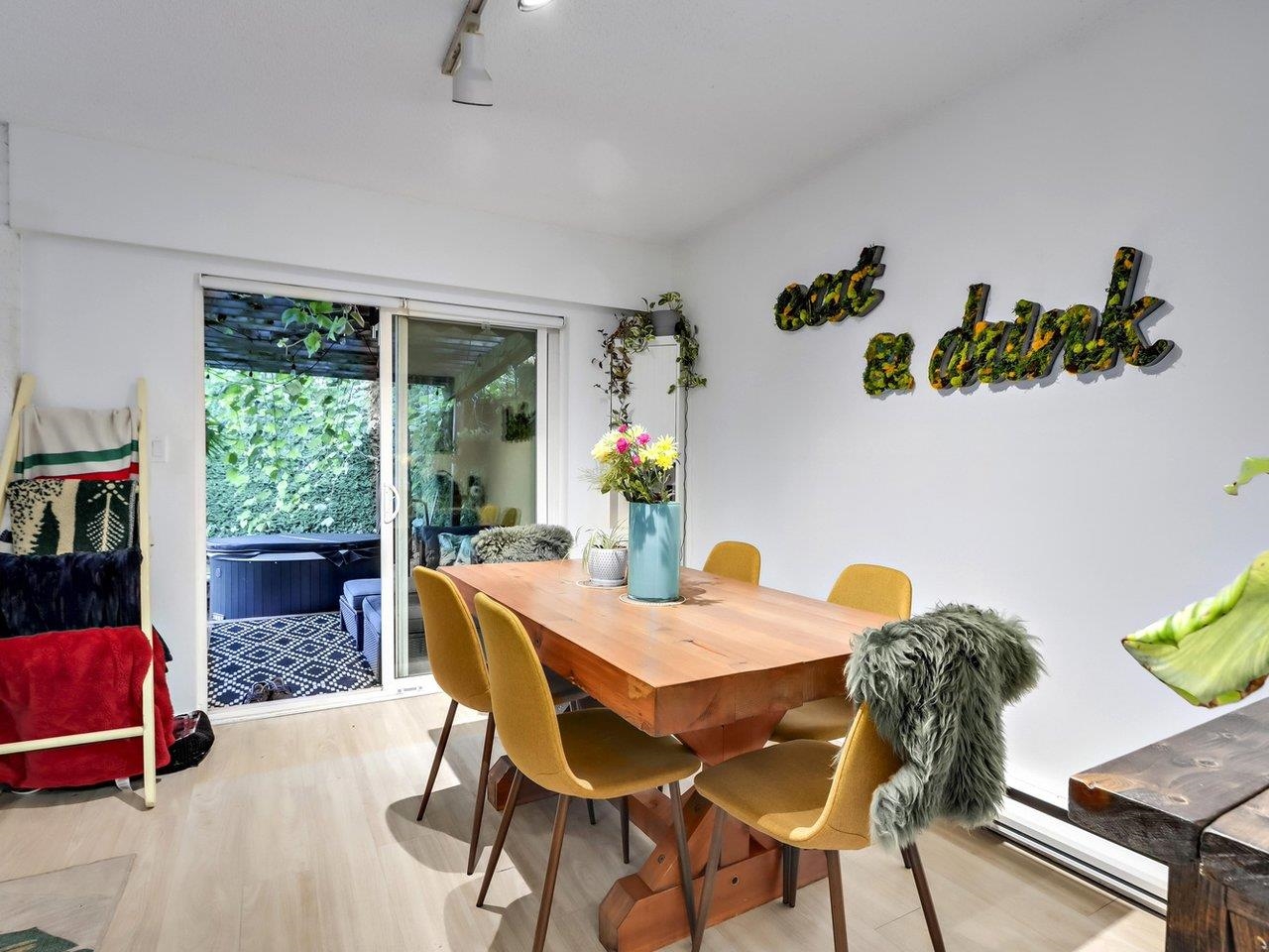 Listing image of 1562 BOND STREET