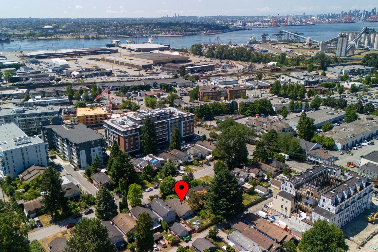Listing image of 1562 BOND STREET