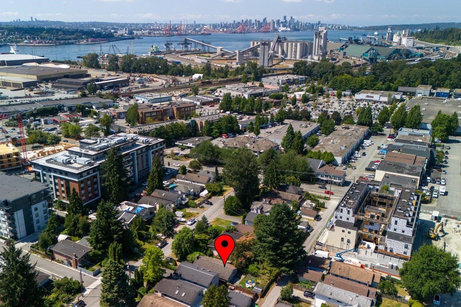 Listing image of 1562 BOND STREET