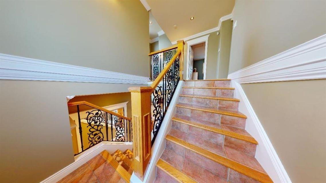 Listing image of 467 W KINGS ROAD