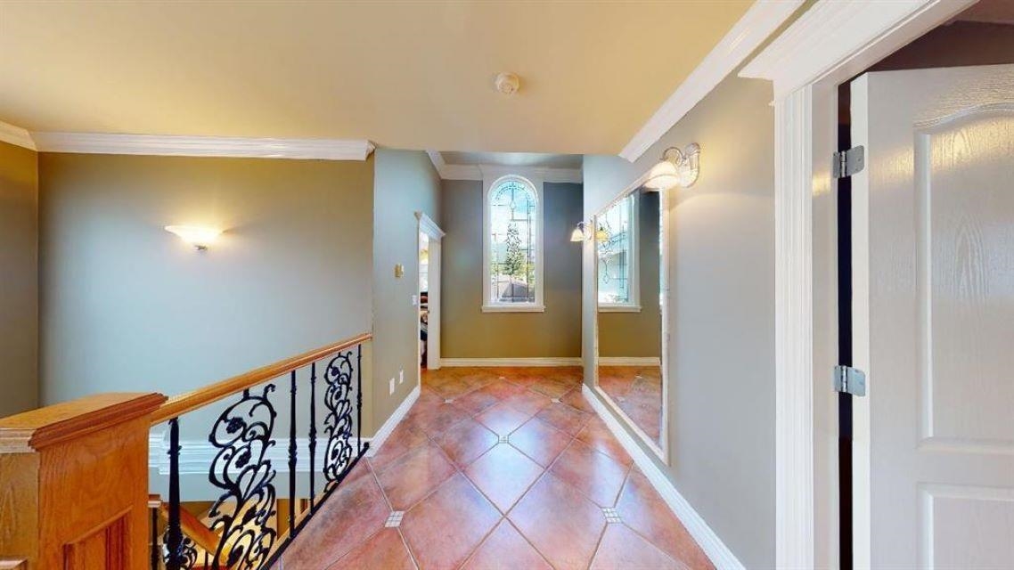 Listing image of 467 W KINGS ROAD