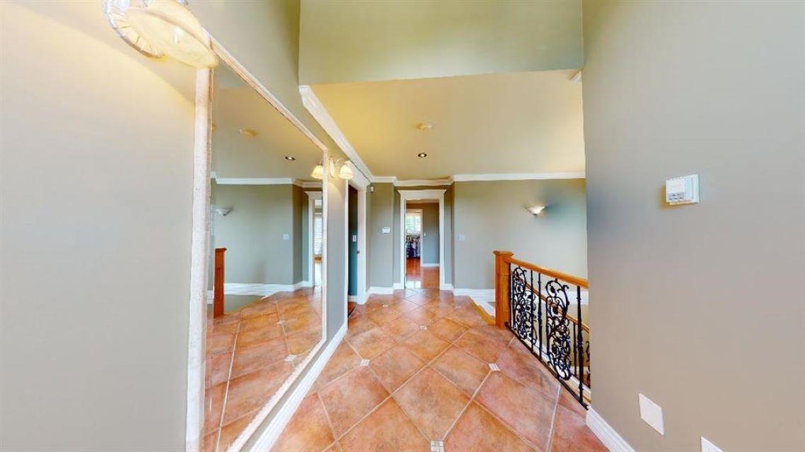 Listing image of 467 W KINGS ROAD
