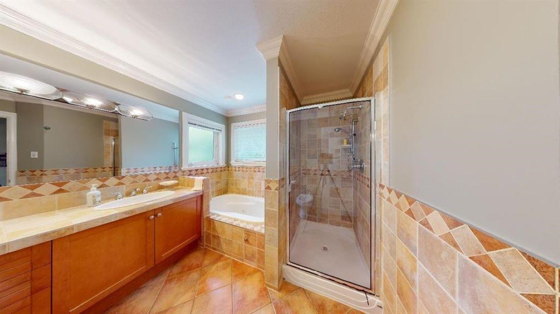 Listing image of 467 W KINGS ROAD