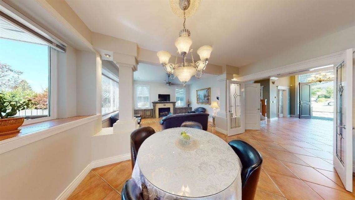 Listing image of 467 W KINGS ROAD