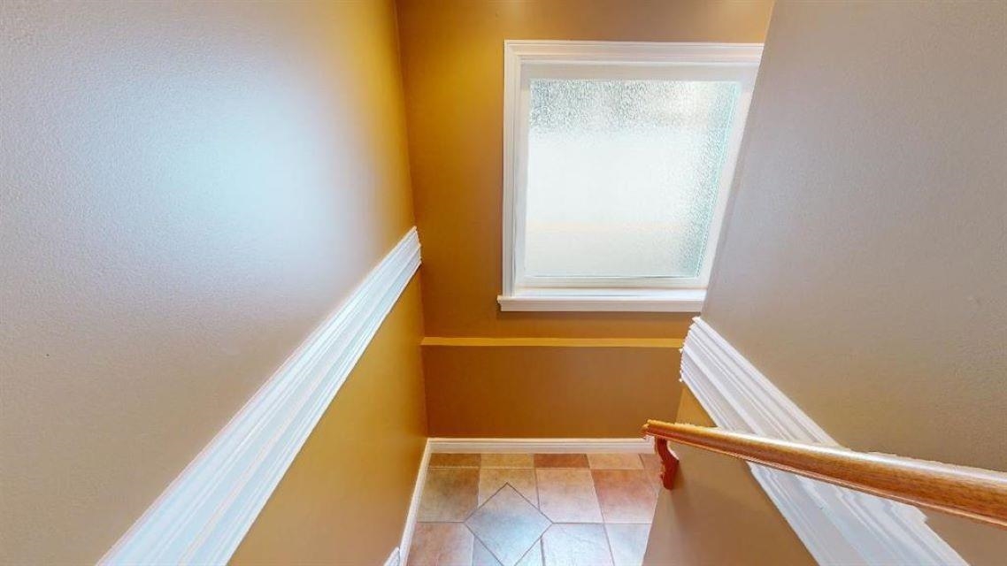 Listing image of 467 W KINGS ROAD