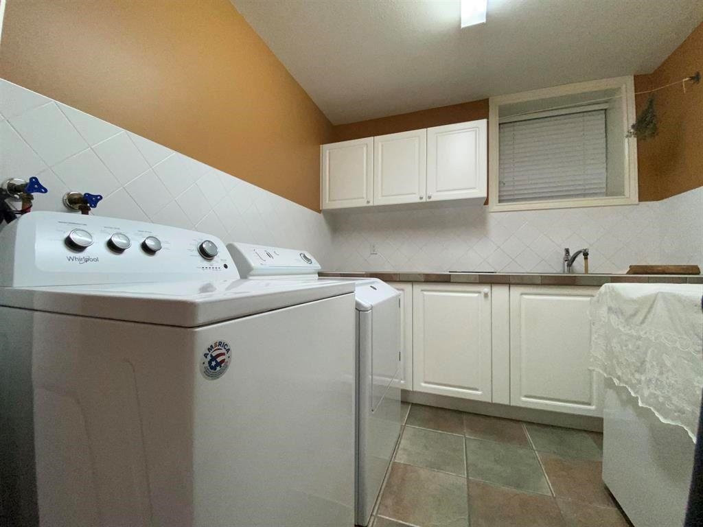 Listing image of 467 W KINGS ROAD