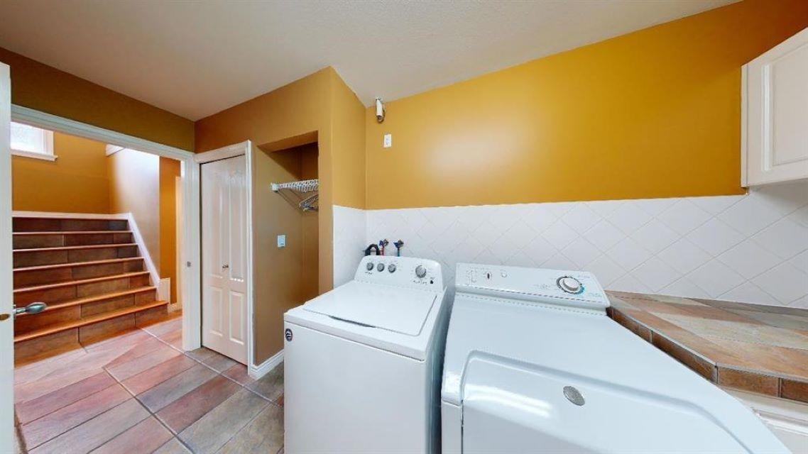 Listing image of 467 W KINGS ROAD