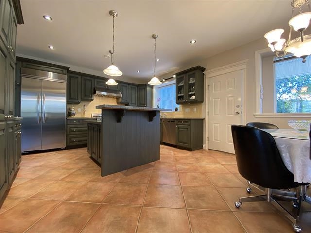 Listing image of 467 W KINGS ROAD