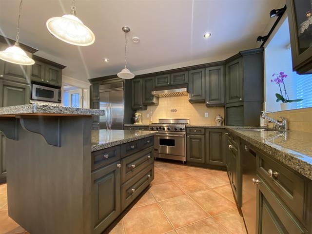 Listing image of 467 W KINGS ROAD