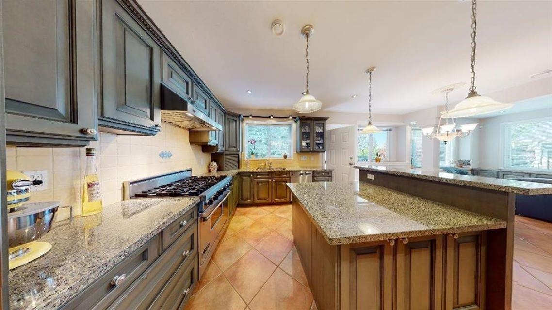 Listing image of 467 W KINGS ROAD