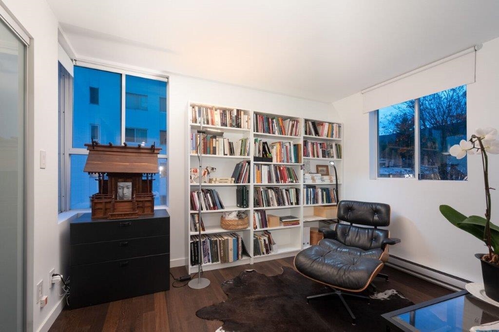 Listing image of 400 1819 BELLEVUE AVENUE