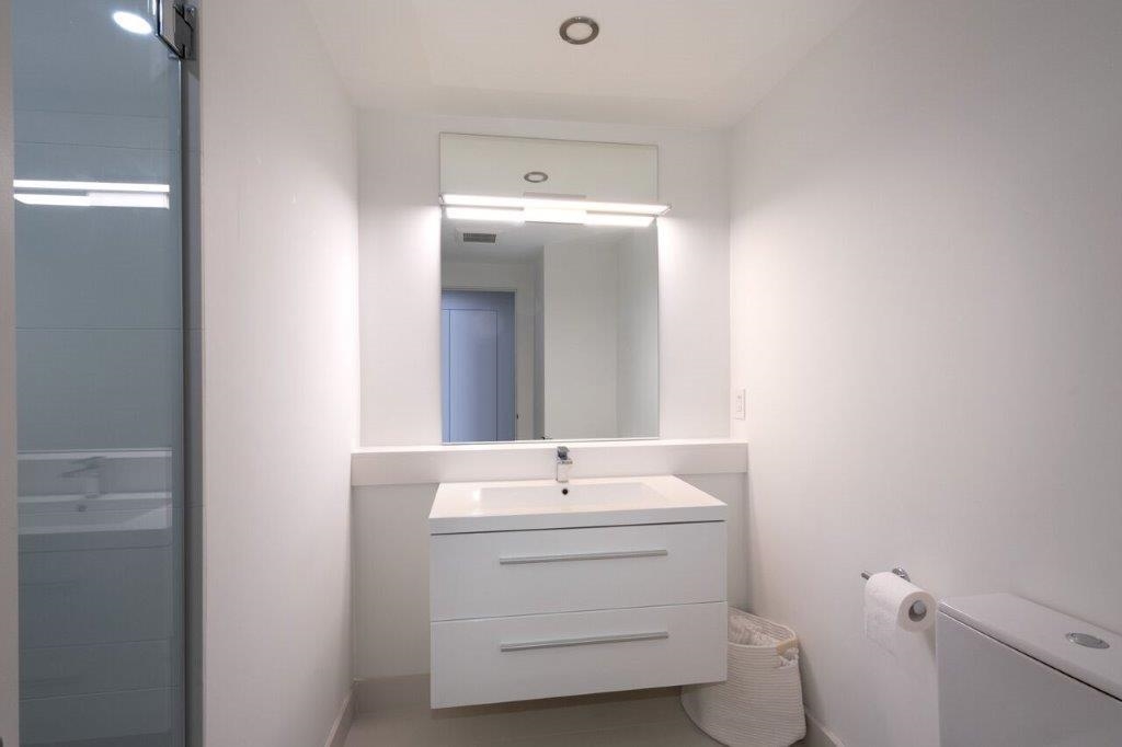 Listing image of 400 1819 BELLEVUE AVENUE