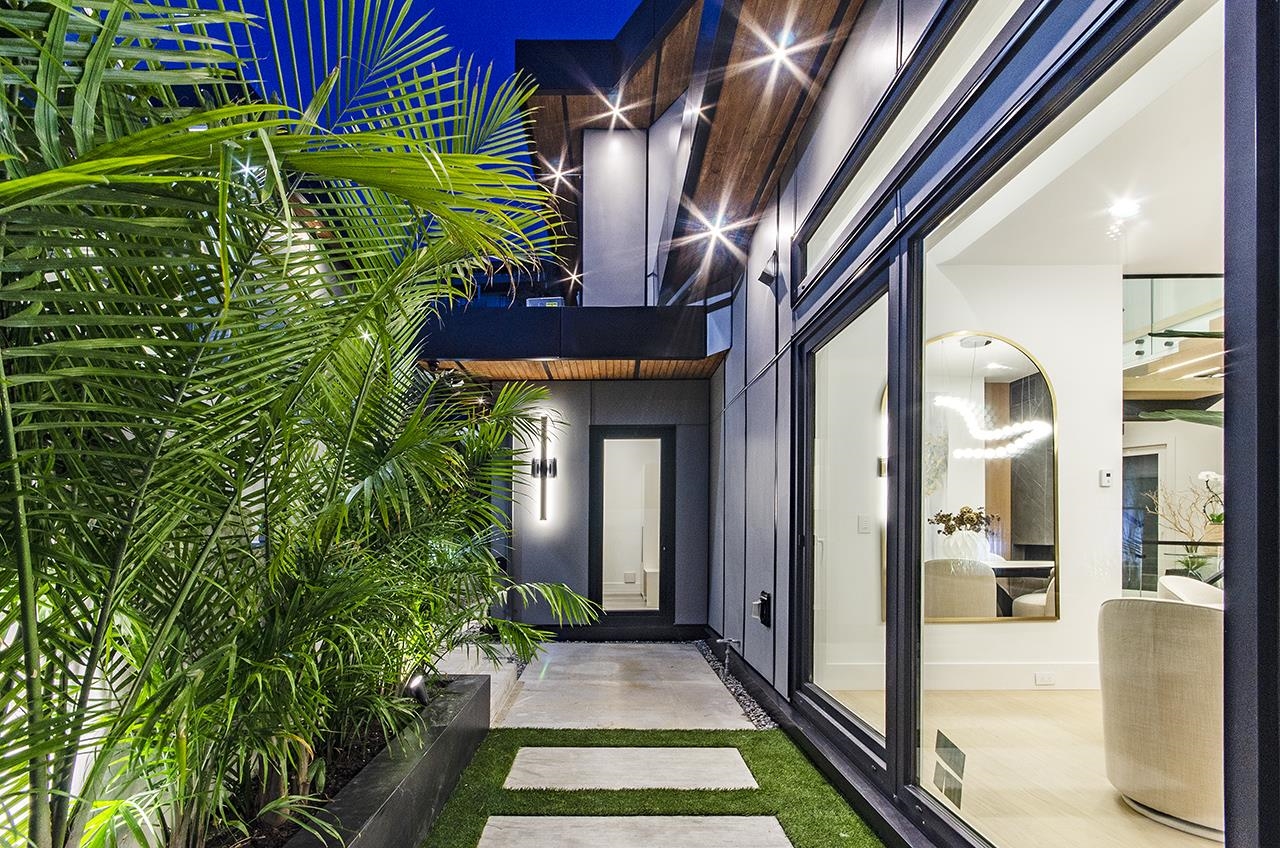 Listing image of 1029 ESPLANADE AVENUE