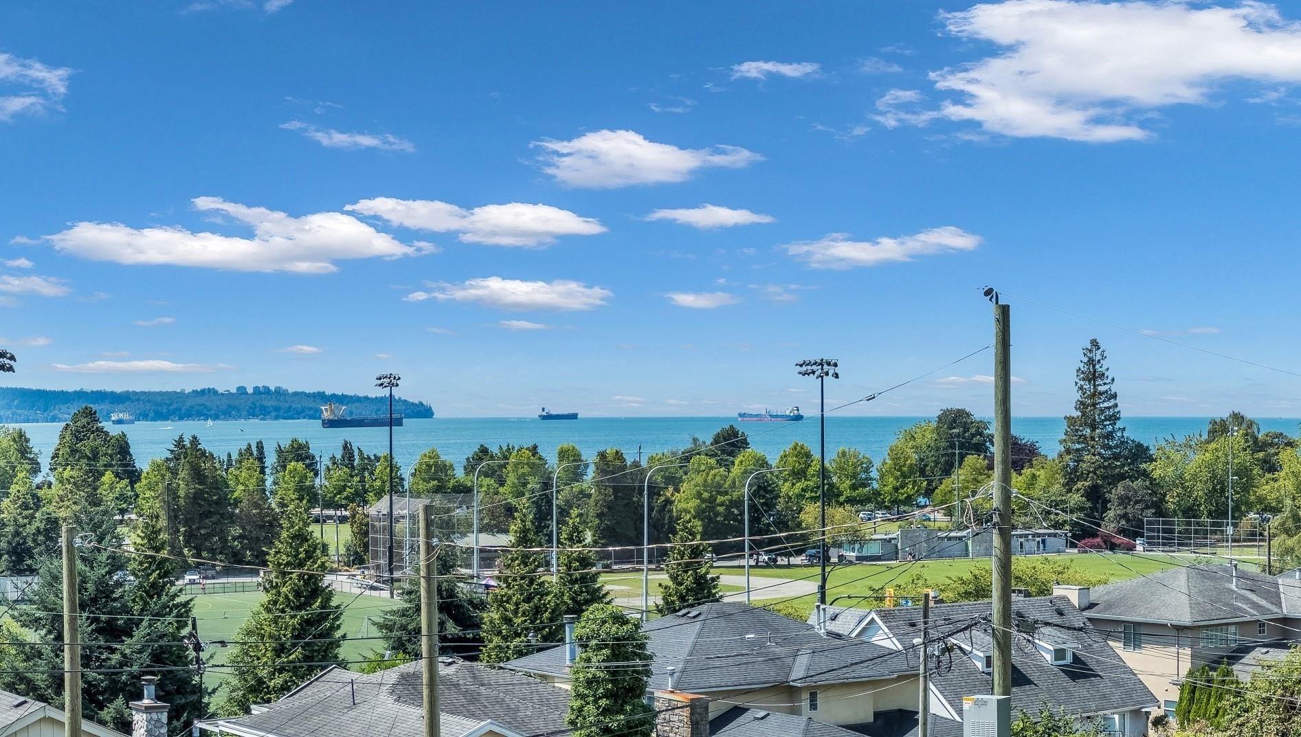 Listing image of 1029 ESPLANADE AVENUE