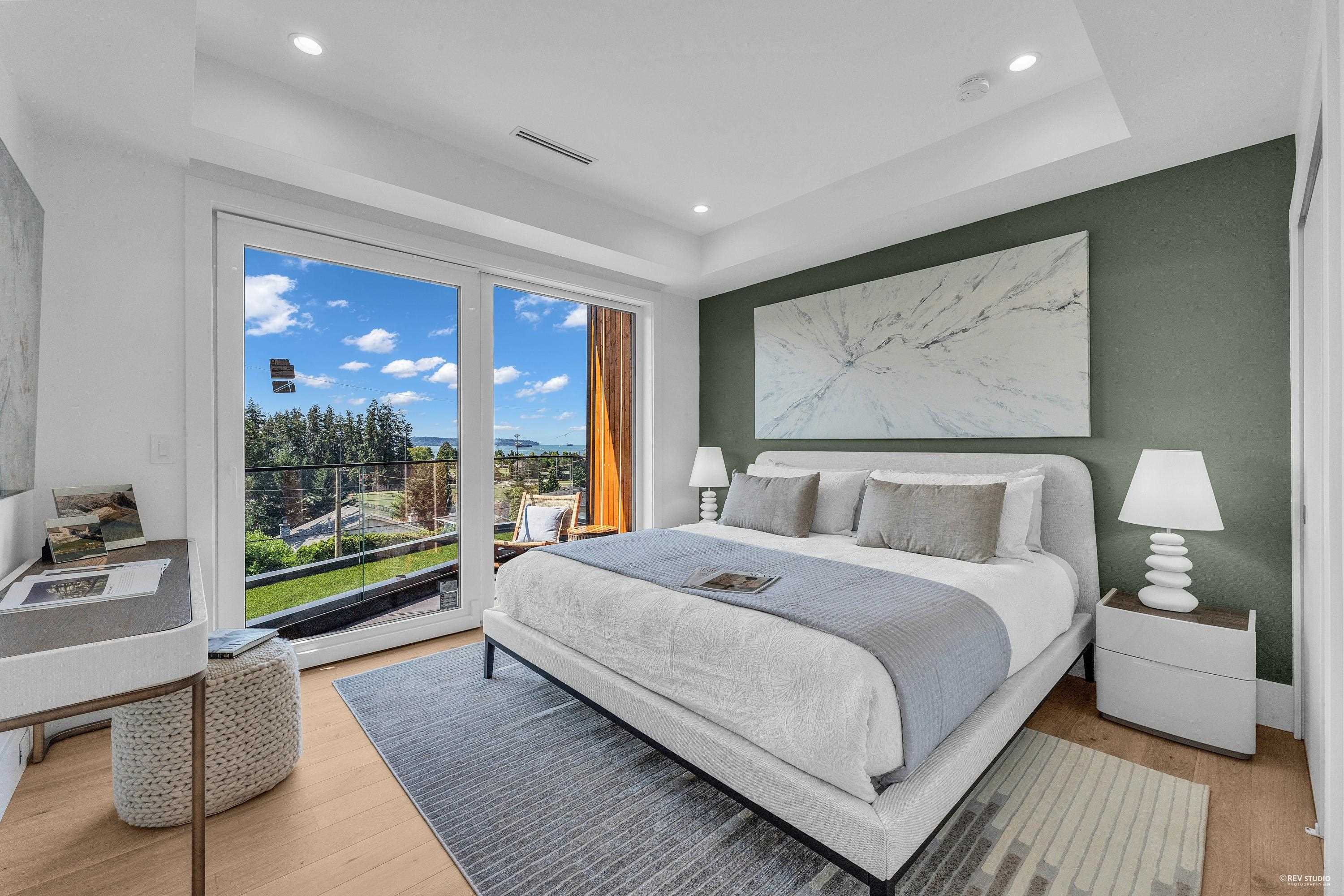 Listing image of 1029 ESPLANADE AVENUE