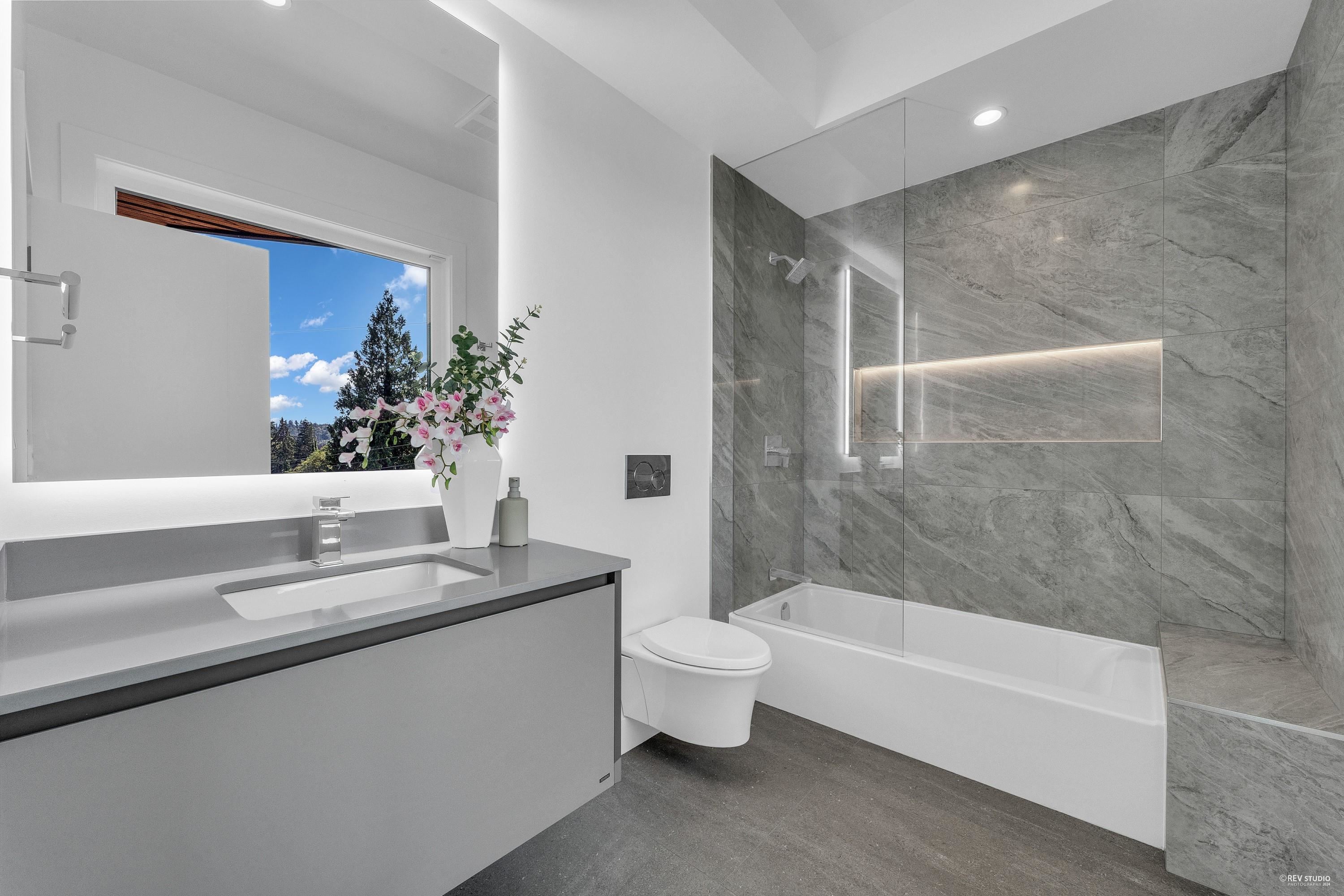 Listing image of 1029 ESPLANADE AVENUE