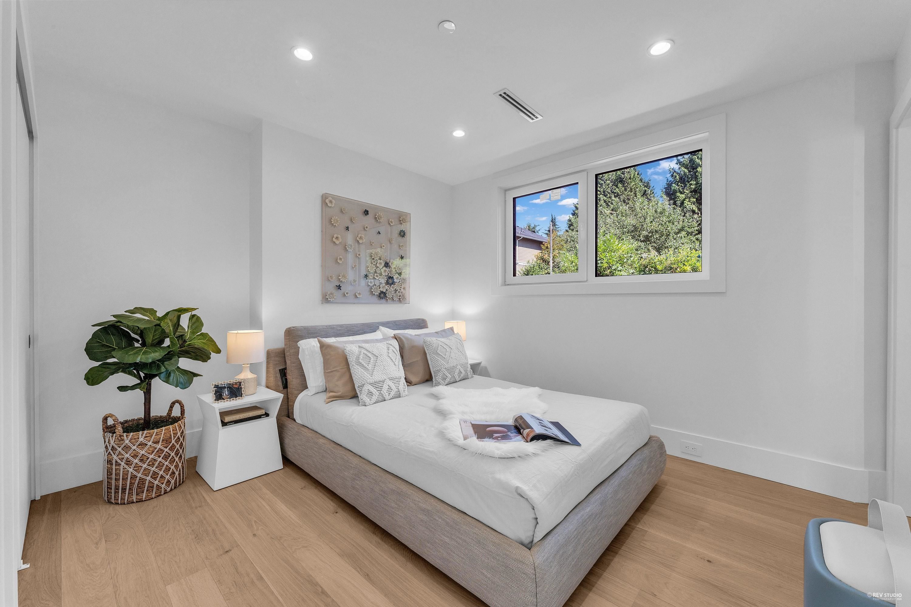 Listing image of 1029 ESPLANADE AVENUE