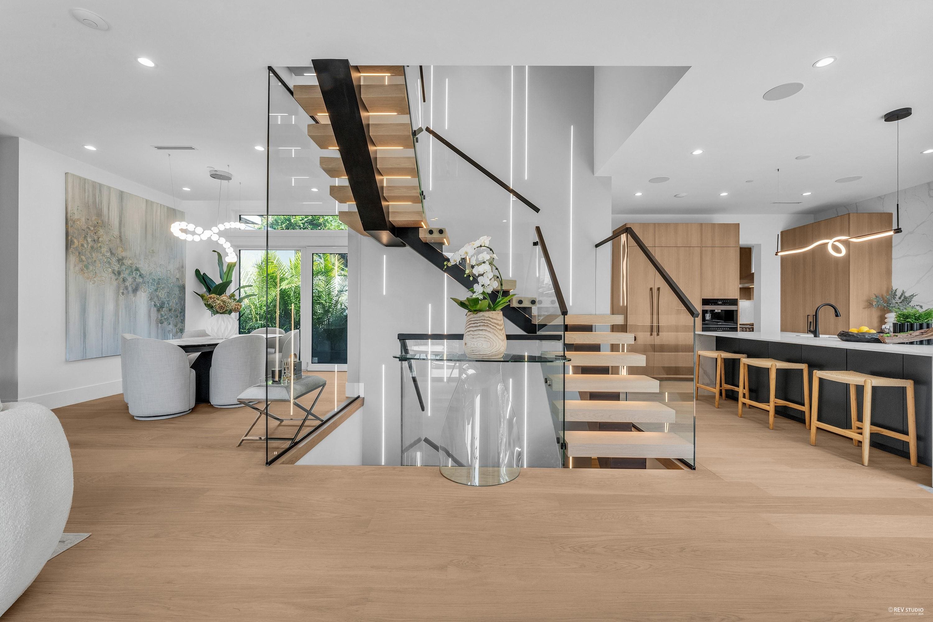 Listing image of 1029 ESPLANADE AVENUE