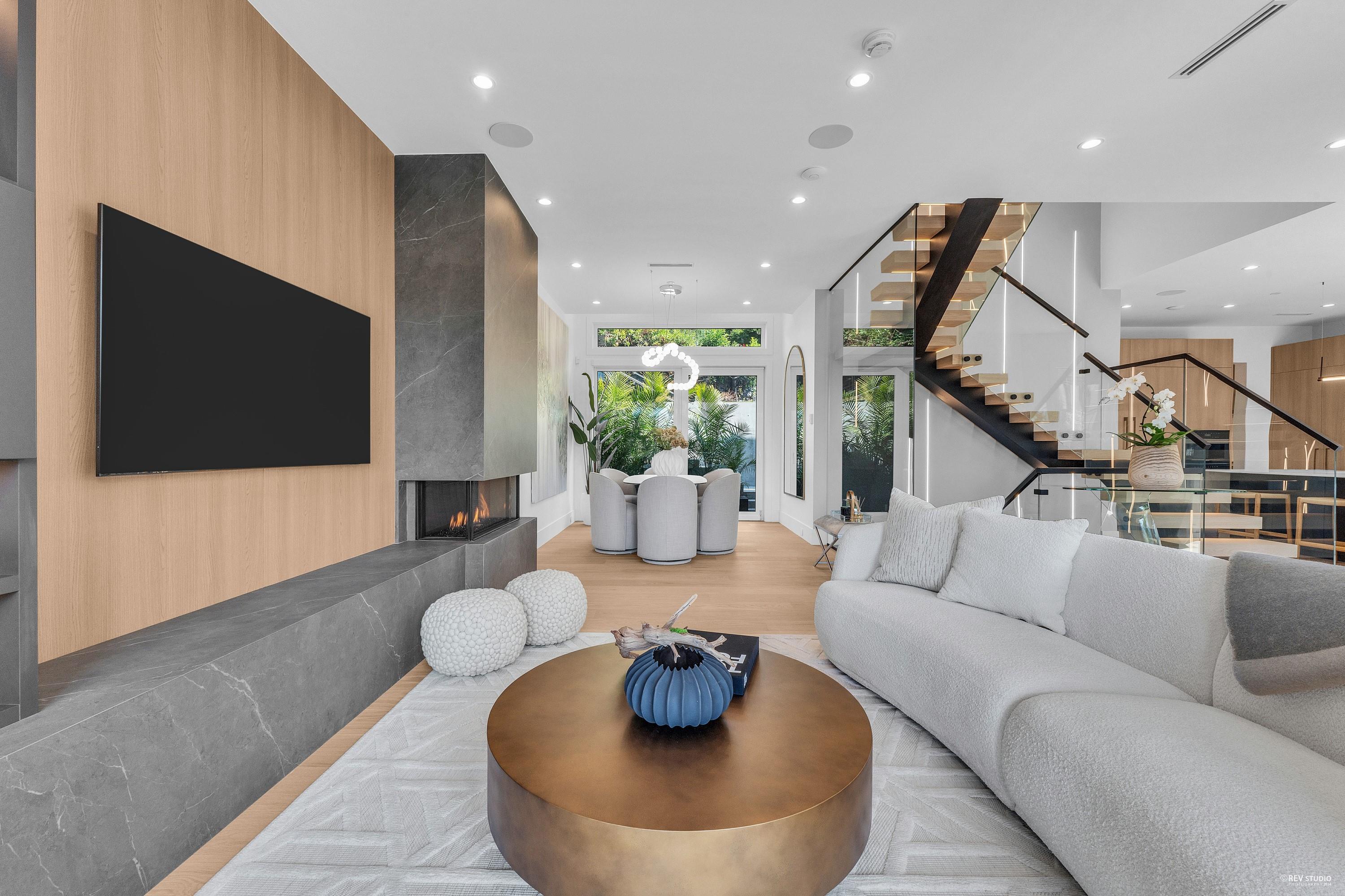 Listing image of 1029 ESPLANADE AVENUE