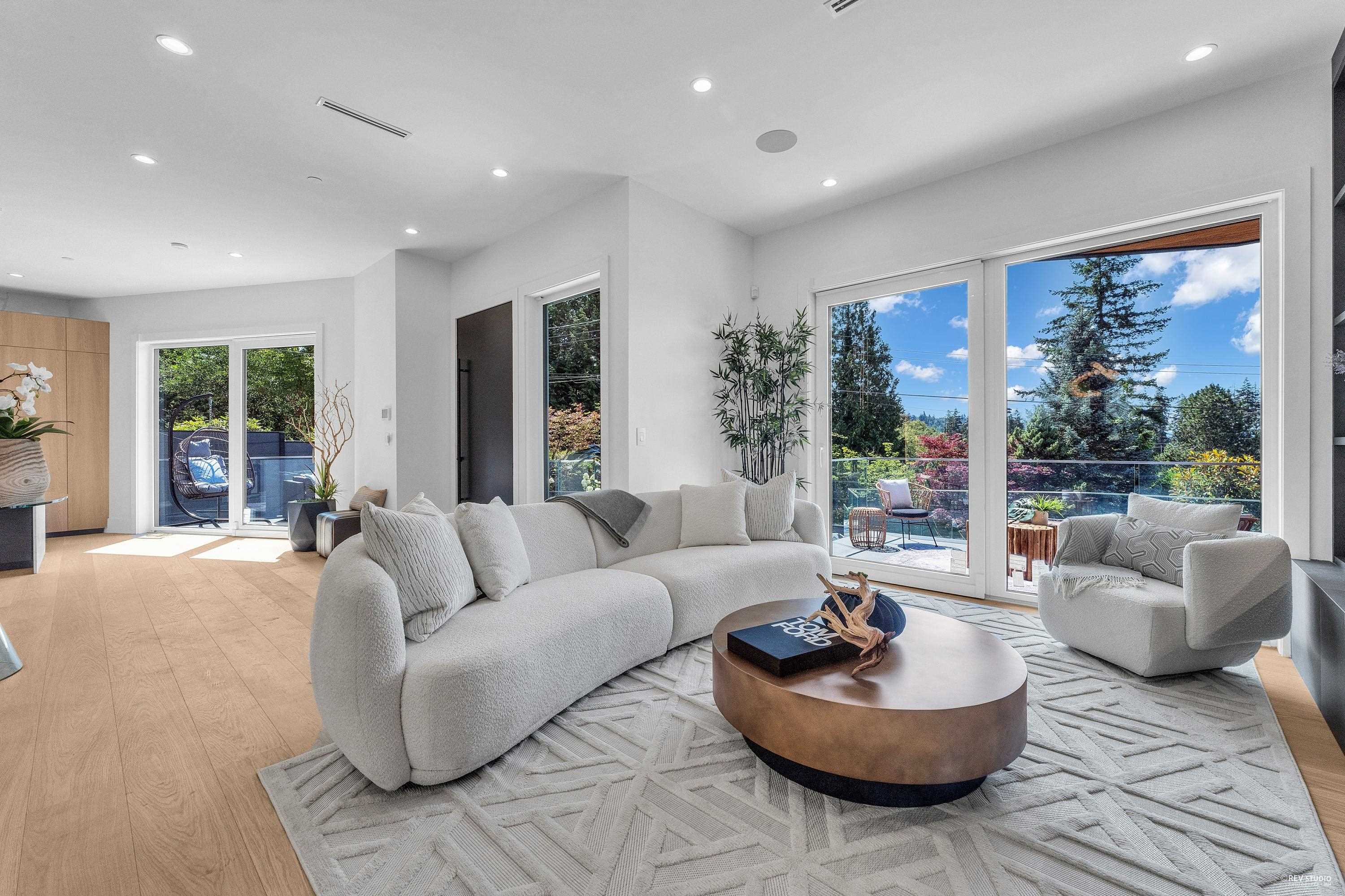 Listing image of 1029 ESPLANADE AVENUE