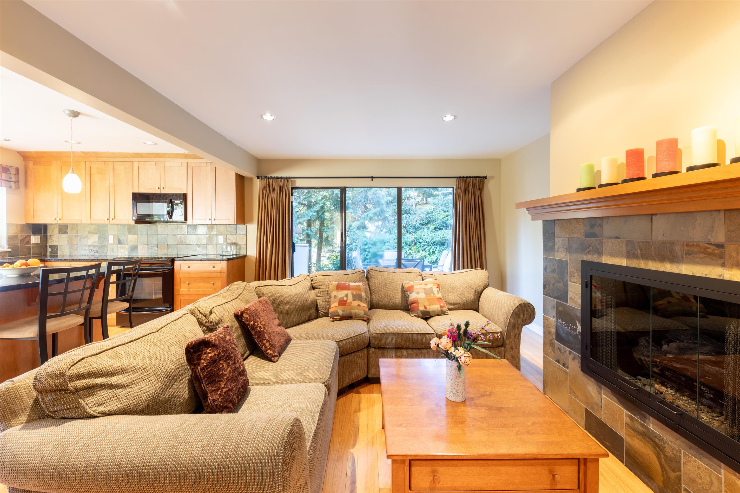 Listing image of 4623 CAULFEILD DRIVE