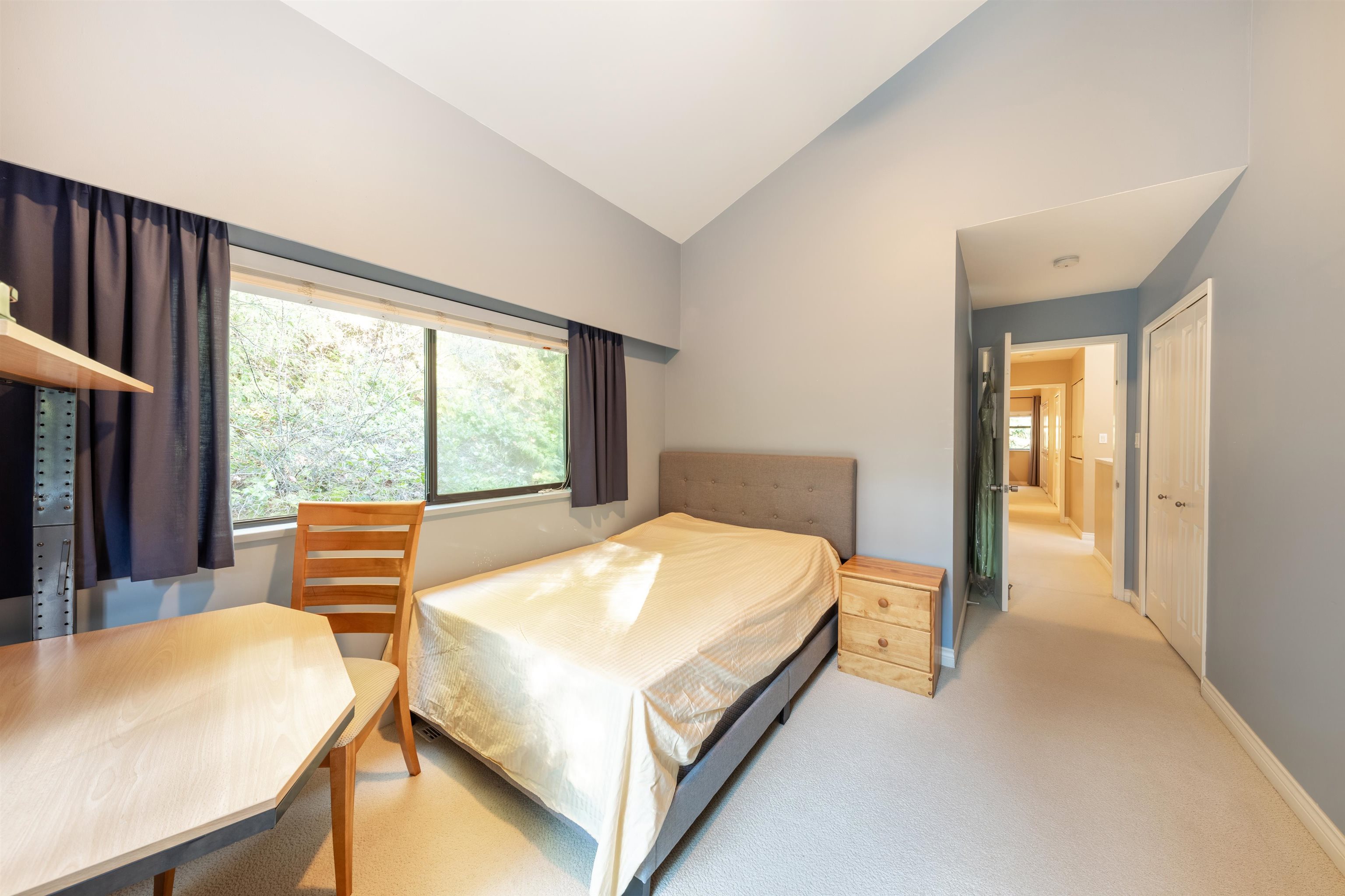 Listing image of 4623 CAULFEILD DRIVE