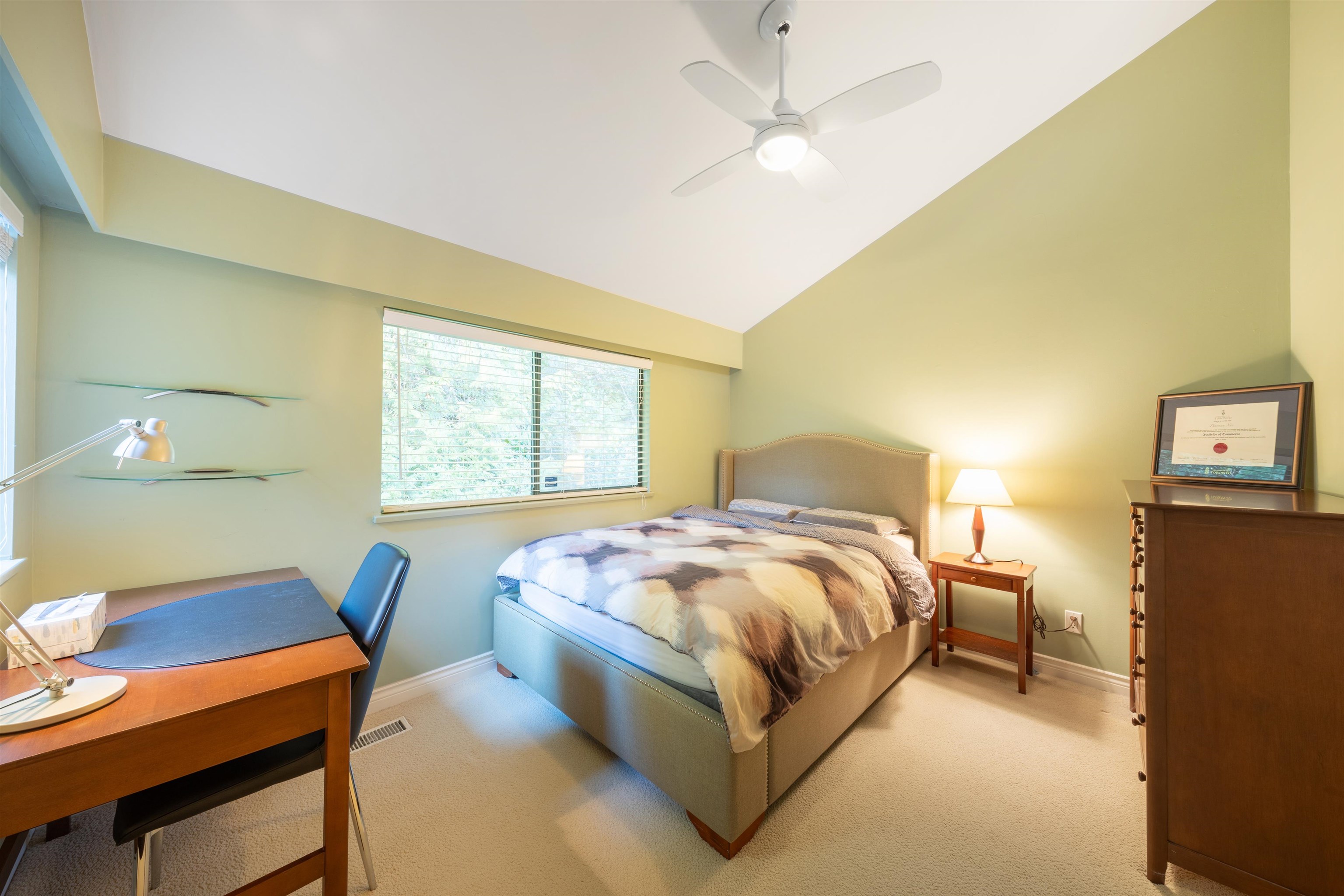 Listing image of 4623 CAULFEILD DRIVE