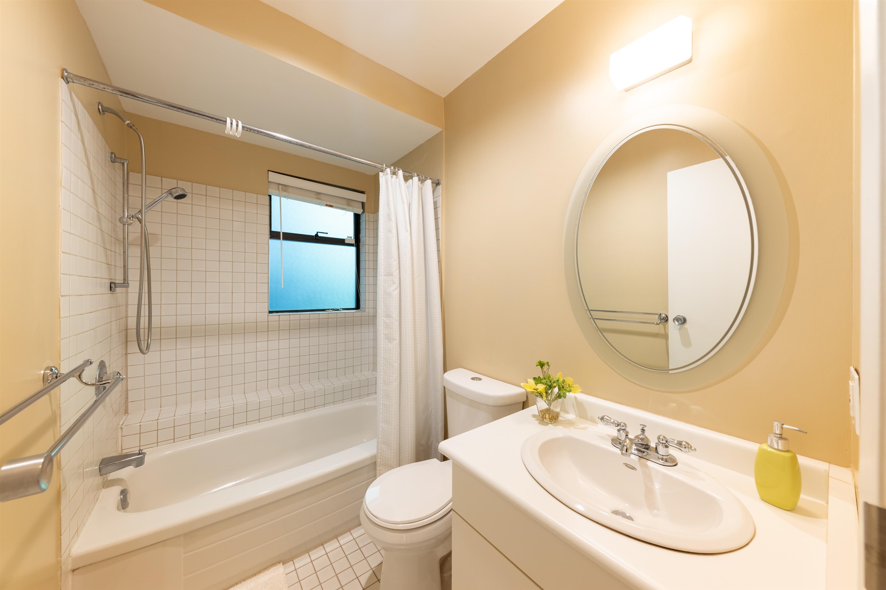 Listing image of 4623 CAULFEILD DRIVE
