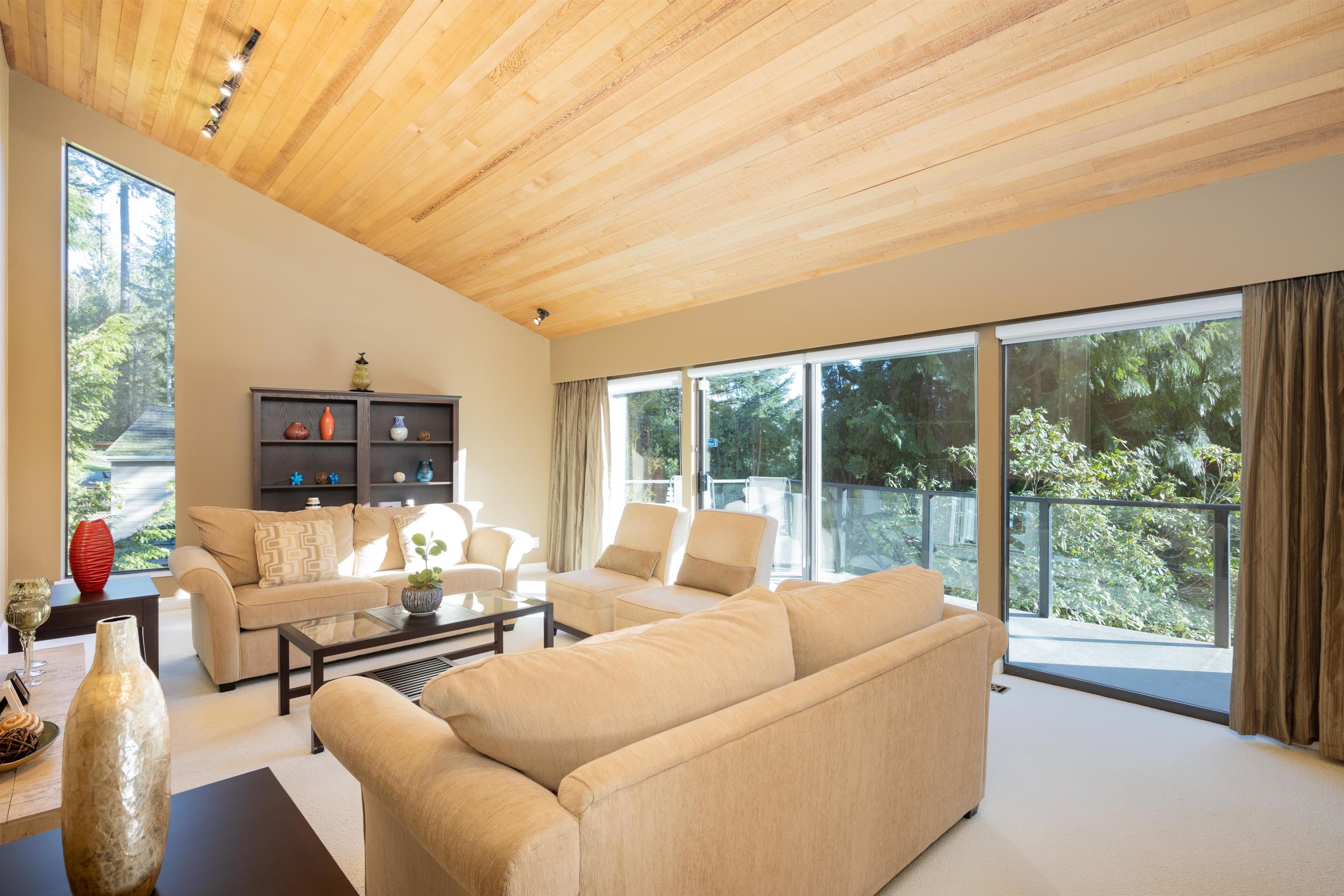 Listing image of 4623 CAULFEILD DRIVE