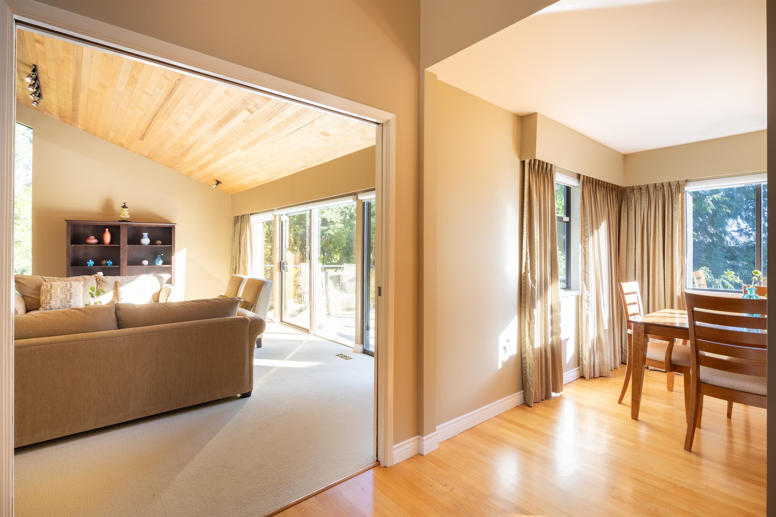 Listing image of 4623 CAULFEILD DRIVE