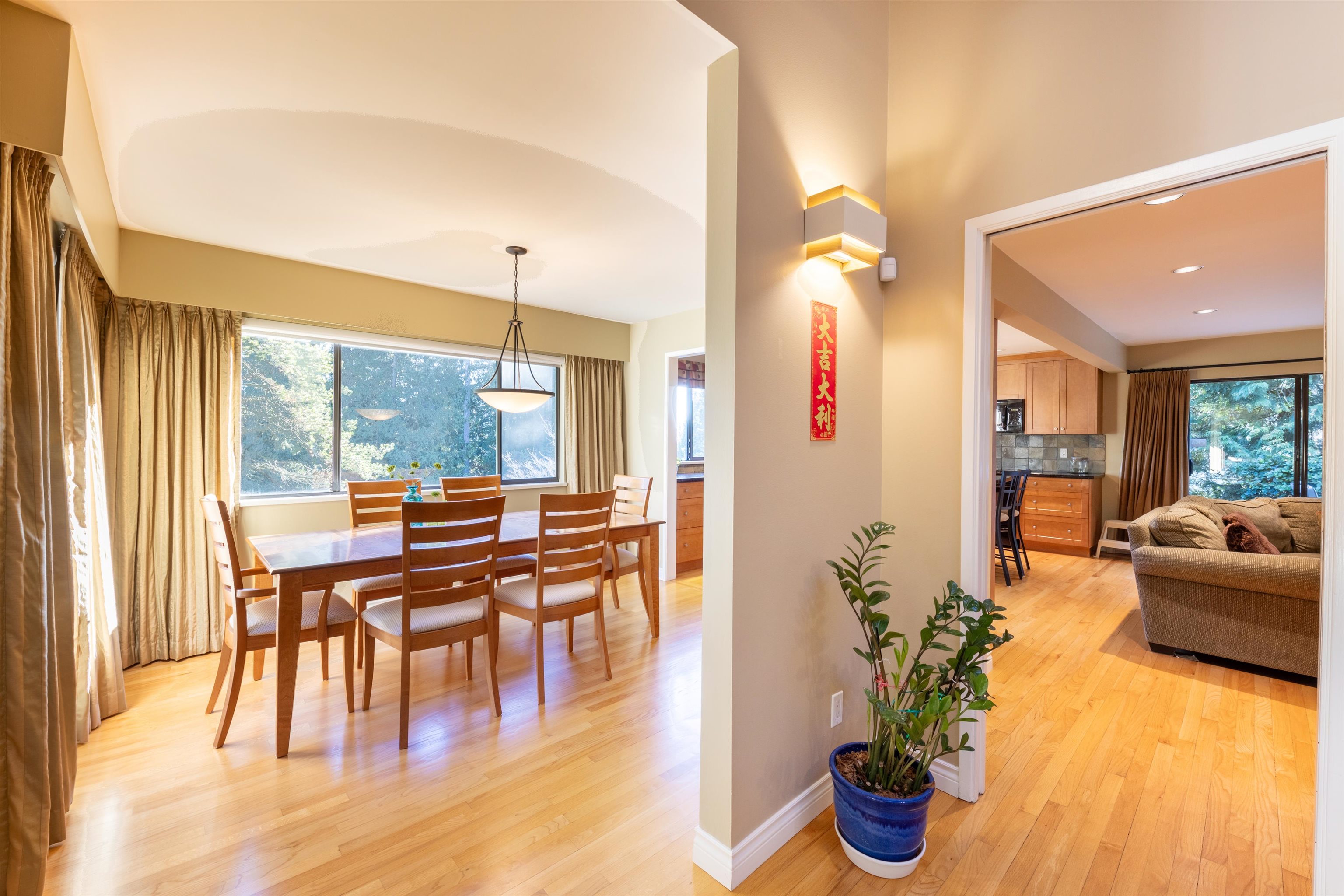 Listing image of 4623 CAULFEILD DRIVE