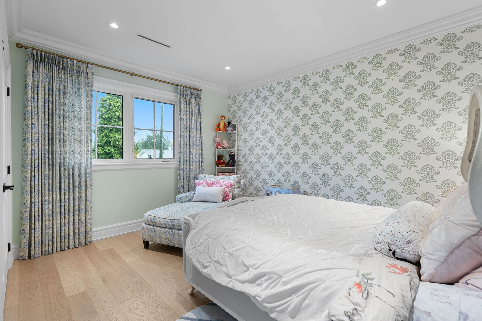 Listing image of 1595 19TH STREET