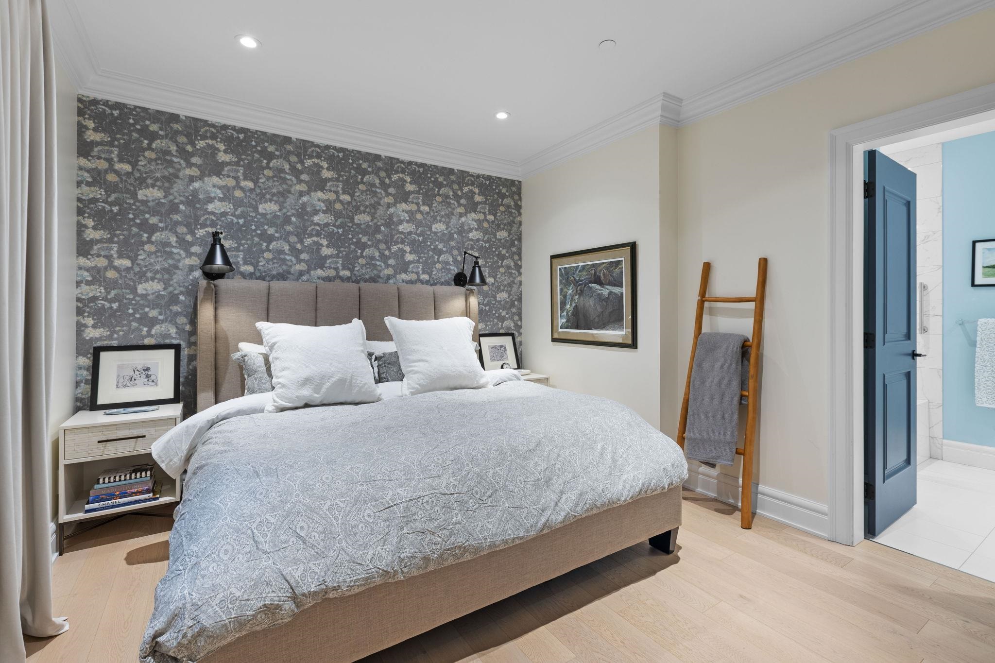 Listing image of 1595 19TH STREET