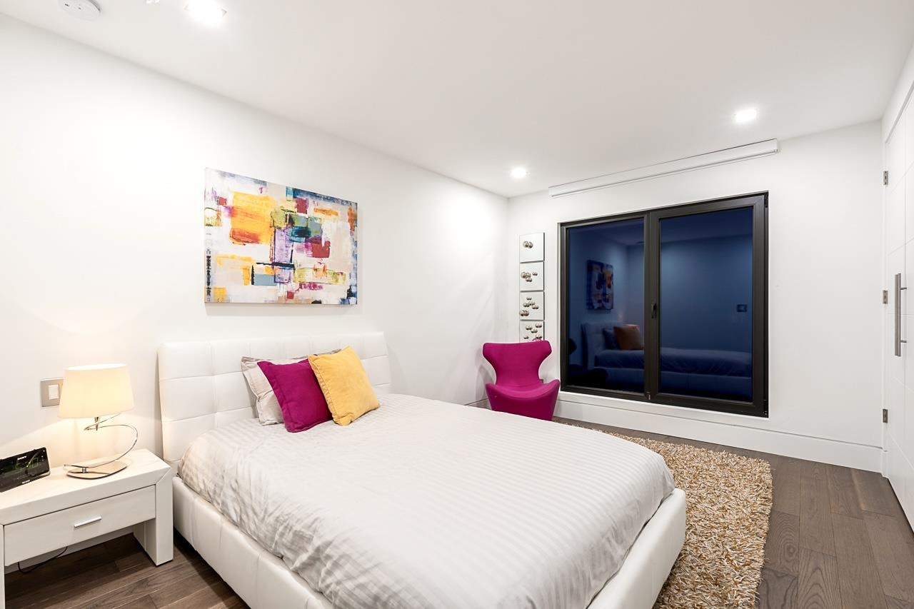 Listing image of 4577 CAPILANO ROAD