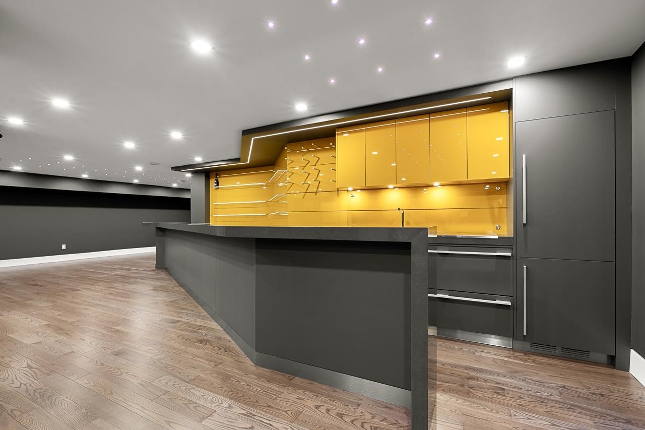 Listing image of 4577 CAPILANO ROAD